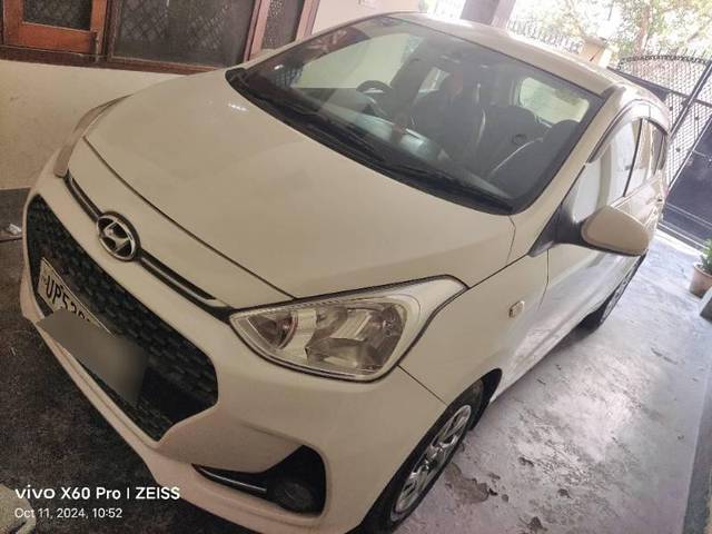 https://images10.gaadi.com/usedcar_image/4166897/original/processed_c72882ab-7210-4e87-8948-0724d86cdd4b.jpg?imwidth=6400