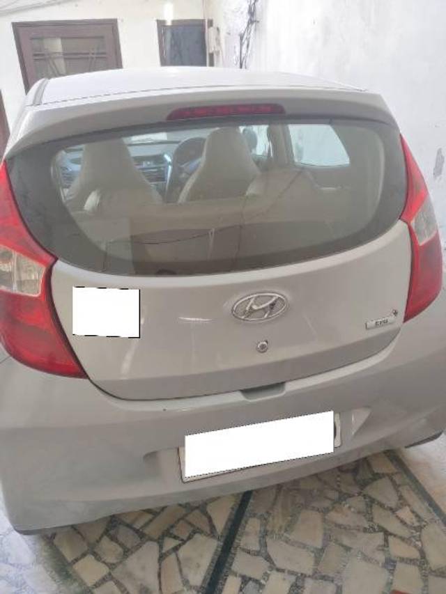 https://images10.gaadi.com/usedcar_image/4166999/original/processed_70771308-9704-4c40-ac79-59bbc8e88b83.jpg?imwidth=6401