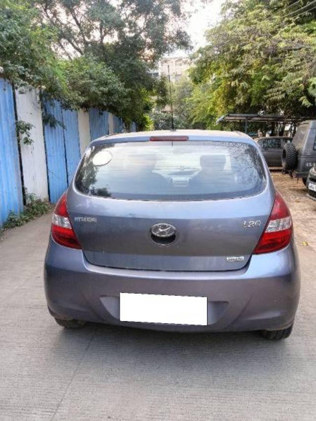 https://images10.gaadi.com/usedcar_image/4167046/original/processed_a49dbde1-206b-48e9-bdbc-1c44308a2bf5.jpg?imwidth=6402