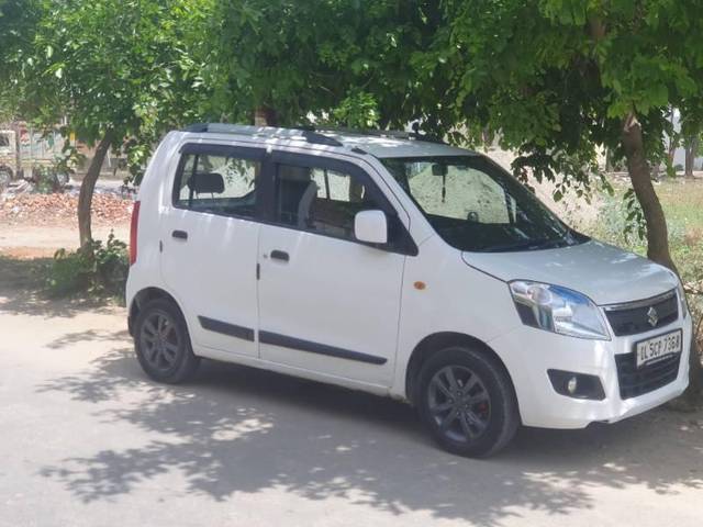 https://images10.gaadi.com/usedcar_image/4167058/original/processed_03ea8053-bab0-4da1-8274-05218a109906.jpg?imwidth=6401