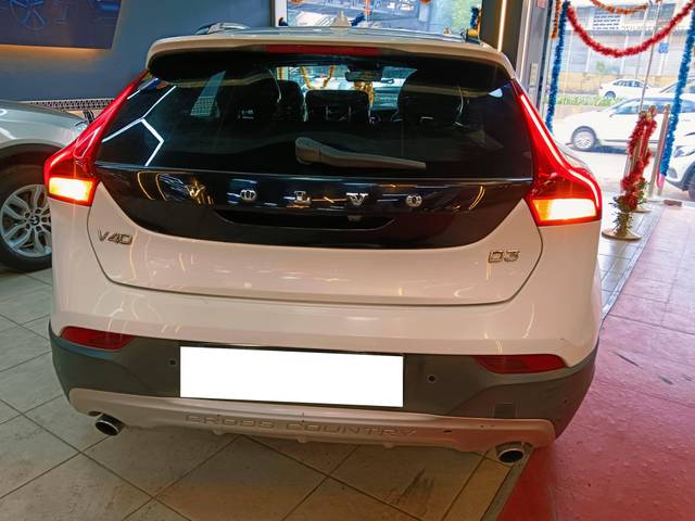 https://images10.gaadi.com/usedcar_image/4167118/original/processed_26930676ac6c6173690685fae65396f1.jpg?imwidth=6401