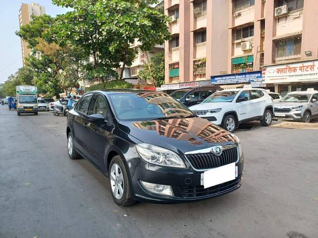 https://images10.gaadi.com/usedcar_image/4167124/original/processed_4e9949bfafad723d072b41271ede0161.jpeg?imwidth=6400