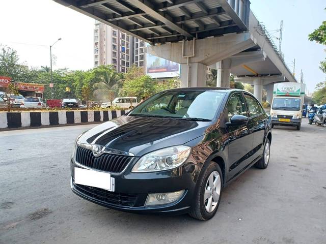 https://images10.gaadi.com/usedcar_image/4167124/original/processed_6e0b2b3a0105c5f2bafdf00d9ba74881.jpeg?imwidth=6402