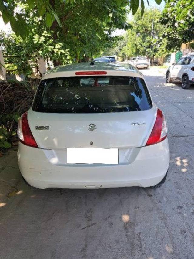 https://images10.gaadi.com/usedcar_image/4167231/original/processed_5a7bc019-6dc6-4af7-9089-fec38b7a60e6.jpg?imwidth=6402