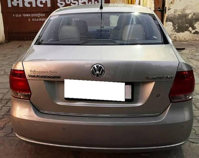 https://images10.gaadi.com/usedcar_image/4167258/original/processed_e3436136-9ac7-4b31-b0c9-1e0685be9149.jpeg?imwidth=6402