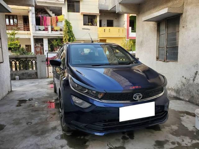 https://images10.gaadi.com/usedcar_image/4167334/original/processed_b2bc0b84-e7ca-4cd3-a5a4-b0b1b25fa39e.jpg?imwidth=6400