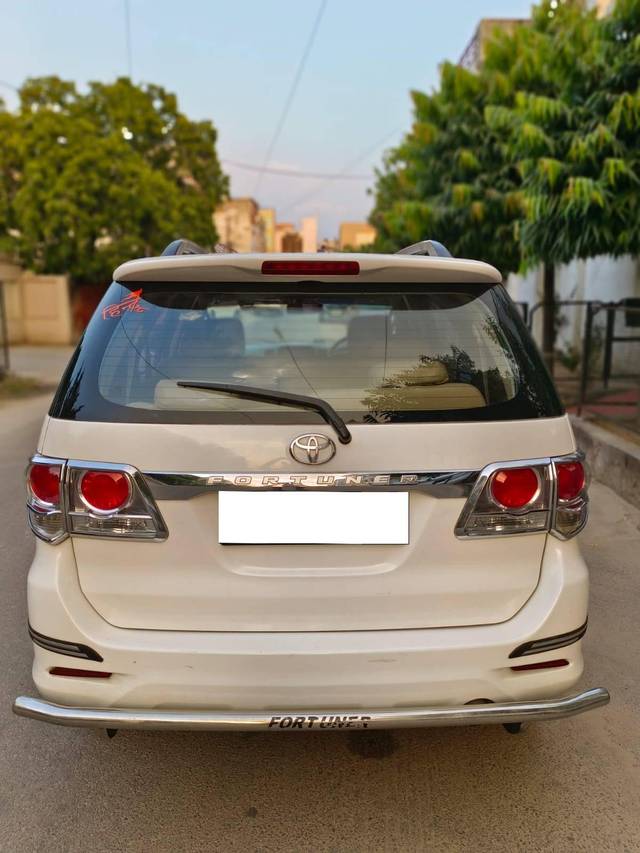 https://images10.gaadi.com/usedcar_image/4167348/original/processed_1fe2360816a5b50f3906ef11de0cc34a.jpg?imwidth=6401