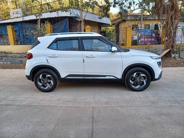 https://images10.gaadi.com/usedcar_image/4167396/original/processed_2d03cde63593f640309405365e630ce5.jpeg?imwidth=6401