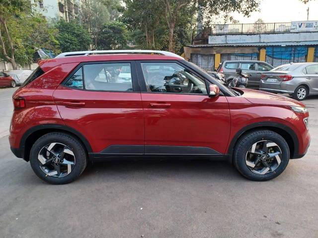 https://images10.gaadi.com/usedcar_image/4167431/original/processed_dcfdb1834312955210fff6fc73069a72.jpeg?imwidth=6401