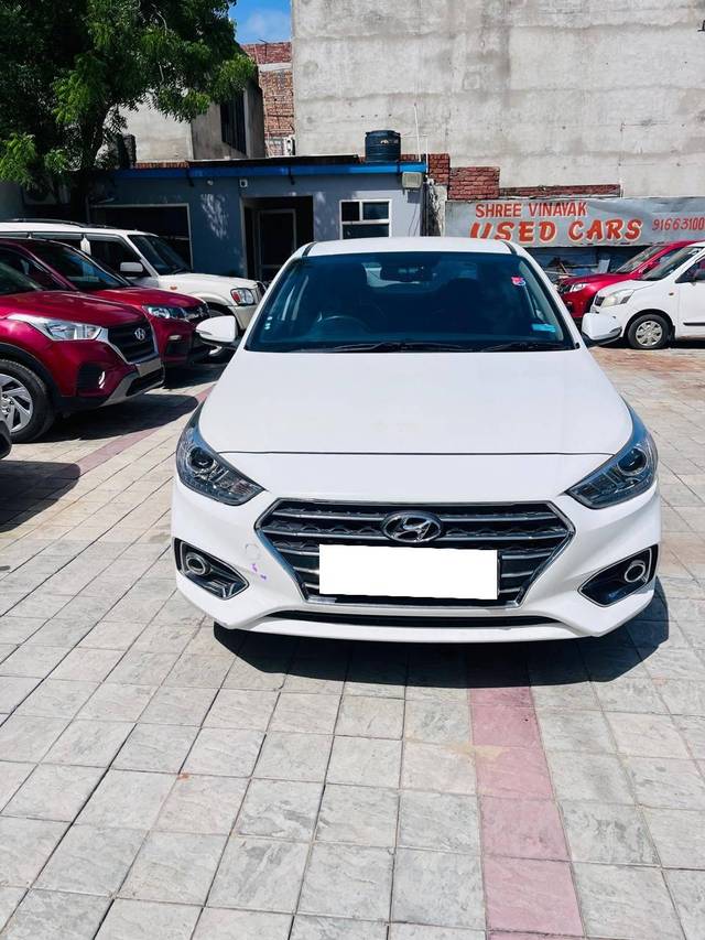 https://images10.gaadi.com/usedcar_image/4167450/original/processed_98c5ce9c676ad7cd906fd164f909e74b.jpg?imwidth=6400