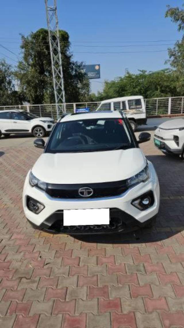 https://images10.gaadi.com/usedcar_image/4167463/original/processed_b0763488-58f9-4cf4-9fd0-29bbf624dc07.jpg?imwidth=6401