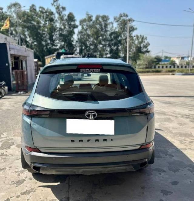 https://images10.gaadi.com/usedcar_image/4167478/original/processed_10a4a0e8-b3d2-493f-81a4-e8f767c7ff01.jpeg?imwidth=6401