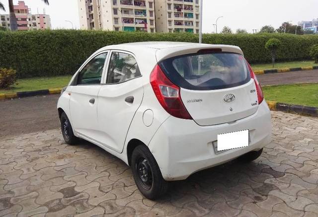 https://images10.gaadi.com/usedcar_image/4167510/original/processed_8b648e55-180f-4937-8a28-25bd147f5e08.jpg?imwidth=6402