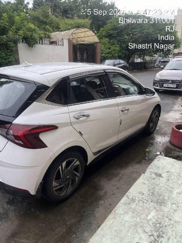 https://images10.gaadi.com/usedcar_image/4167634/original/processed_9388c2d4-884a-42c9-89d3-876c0e762713.jpg?imwidth=6401