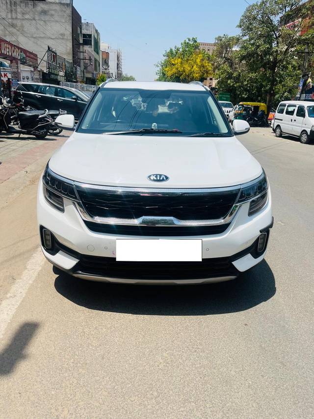 https://images10.gaadi.com/usedcar_image/4167674/original/processed_b12e5b3f3c3976825c23f78ec037cb17.jpg?imwidth=6400