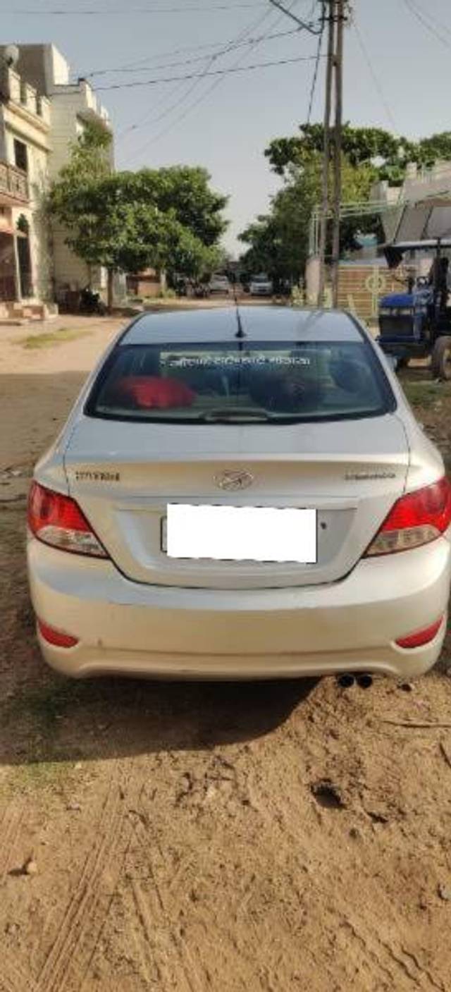 https://images10.gaadi.com/usedcar_image/4167726/original/processed_07a3235c-a62f-4c4b-95fb-63840c0813bf.jpg?imwidth=6402