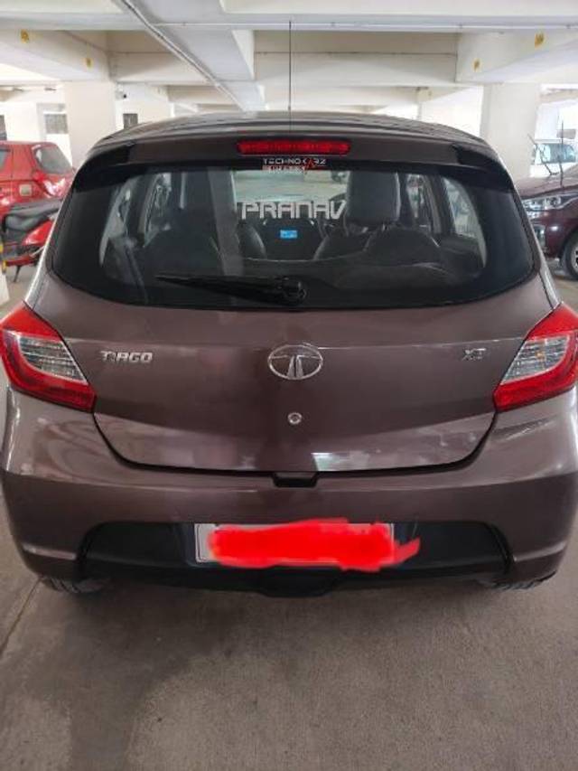 https://images10.gaadi.com/usedcar_image/4167740/original/processed_d9801d92-6574-4bf3-9051-2e9ebff7b1cb.jpg?imwidth=6401