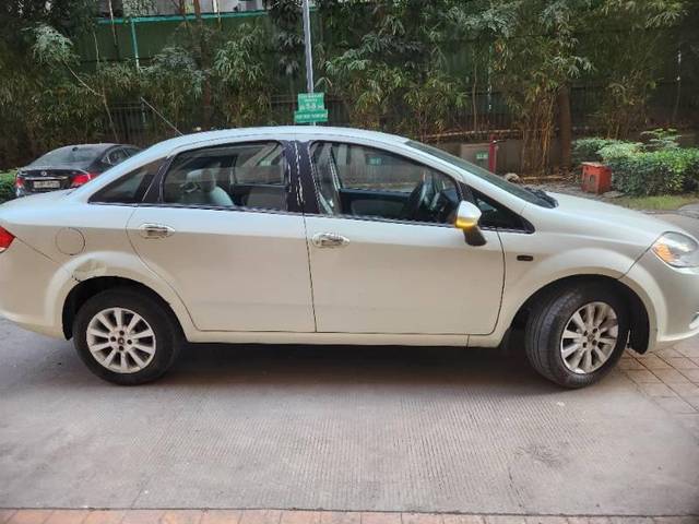 https://images10.gaadi.com/usedcar_image/4167787/original/processed_650f9fa0-e496-4da9-90c3-6640d6232e73.jpg?imwidth=6401