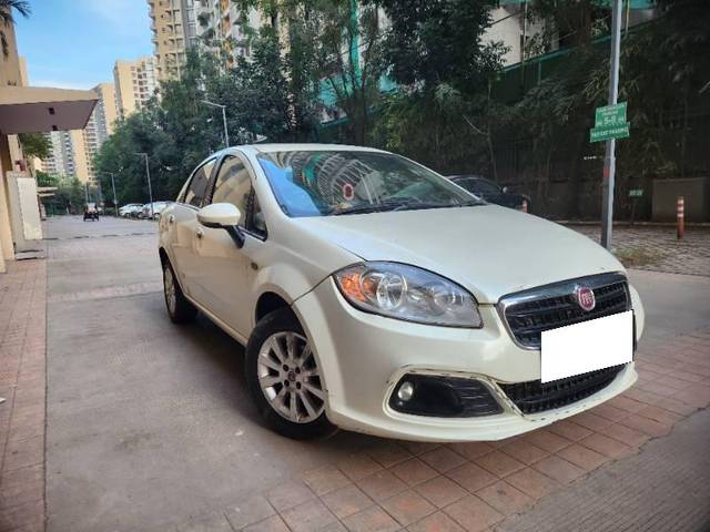 https://images10.gaadi.com/usedcar_image/4167787/original/processed_f6110b48-7e0e-442e-ba21-c8f3b11a6883.jpg?imwidth=6400