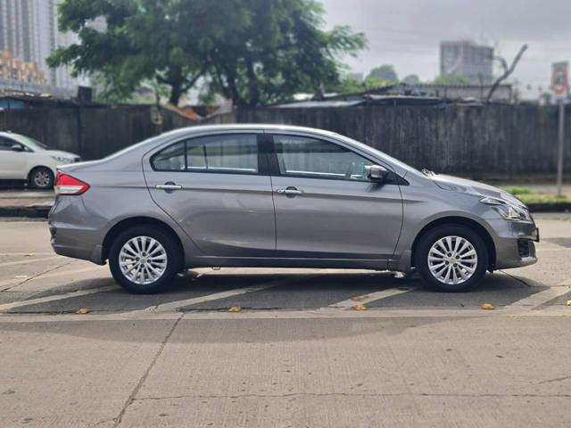 https://images10.gaadi.com/usedcar_image/4167807/original/processed_98b9448b439763fd53aaf6138bb20464.jpeg?imwidth=6401