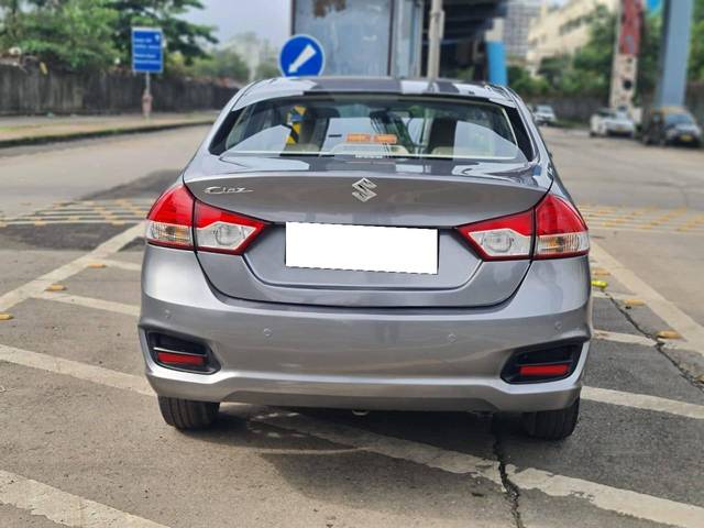 https://images10.gaadi.com/usedcar_image/4167807/original/processed_bfd990e5210d3e056bbdda6ee09bfba8.jpeg?imwidth=6402