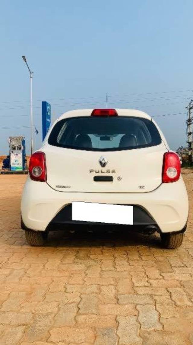 https://images10.gaadi.com/usedcar_image/4167818/original/processed_6bad3ea5-3be9-42c8-a963-3f14883cb595.jpg?imwidth=6400