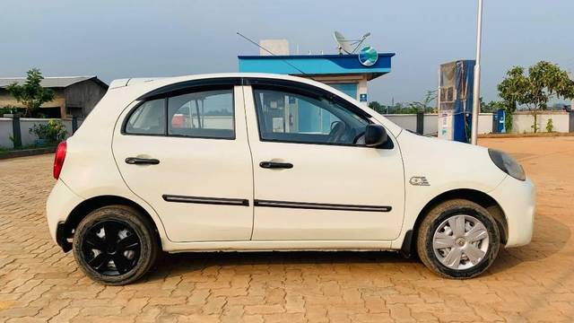 https://images10.gaadi.com/usedcar_image/4167818/original/processed_901dafde-7594-4f11-95aa-442560016fc5.jpg?imwidth=6401