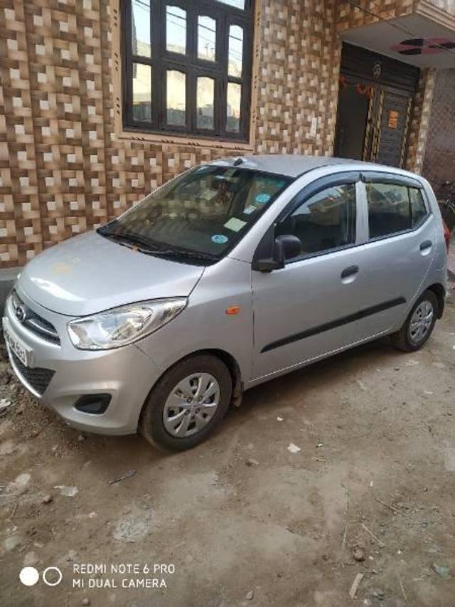 https://images10.gaadi.com/usedcar_image/4167899/original/processed_3bc5ac3a-dbb9-42de-8357-a035b0764b57.jpg?imwidth=6402