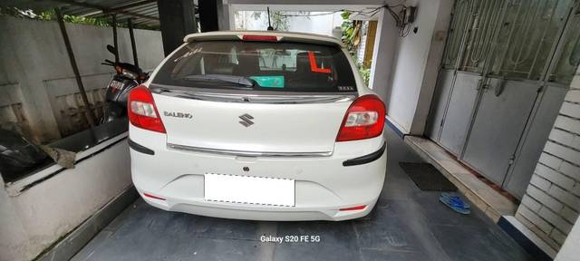 https://images10.gaadi.com/usedcar_image/4167920/original/processed_401b3897-cbd7-44af-90b0-b207ce706277.jpg?imwidth=6401