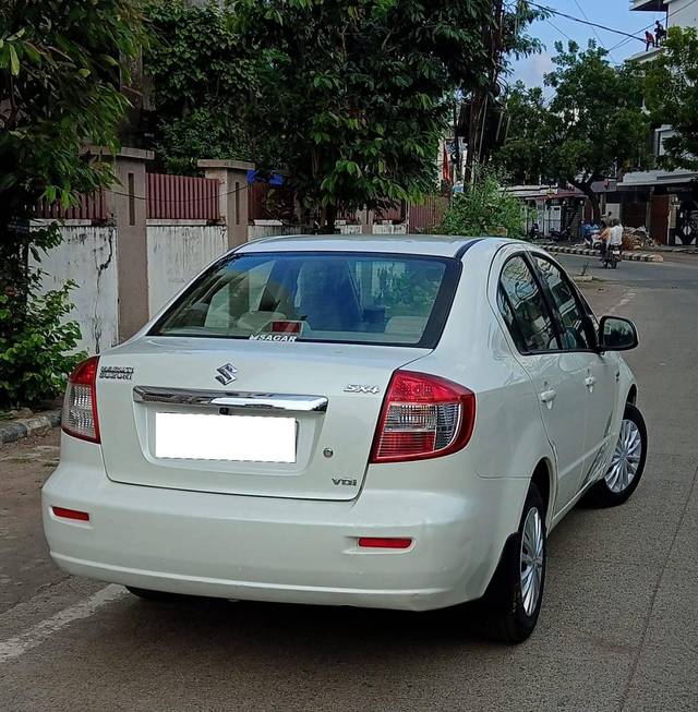 https://images10.gaadi.com/usedcar_image/4167927/original/processed_3c85926676ebd7b8093e77c3081f50ff.jpg?imwidth=6402