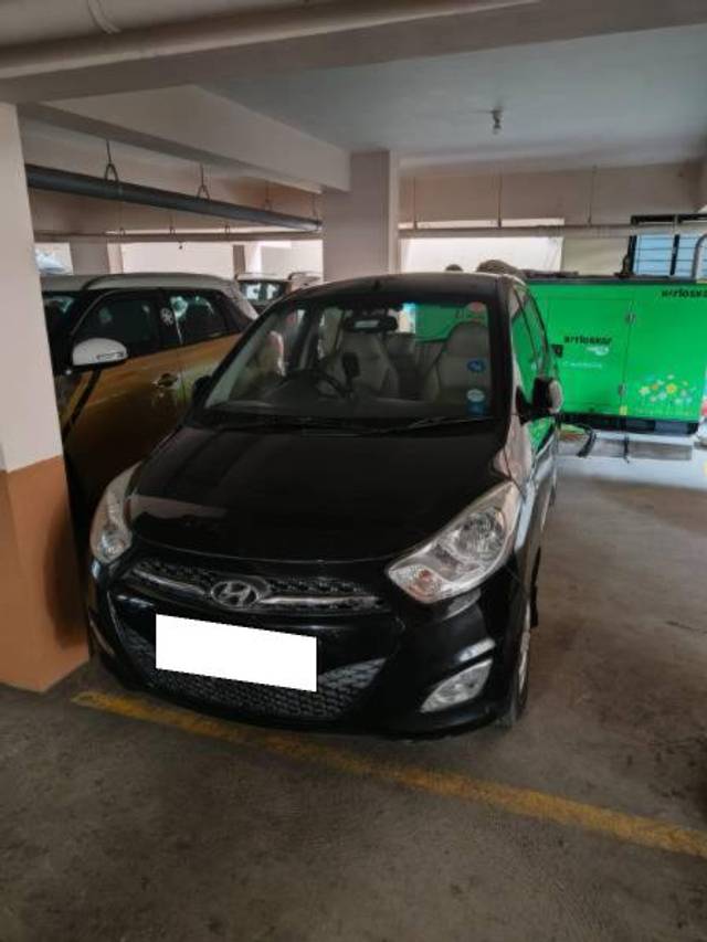 https://images10.gaadi.com/usedcar_image/4167944/original/processed_b1e2beea-1c15-44b3-9cf1-e150889e0095.jpg?imwidth=6402