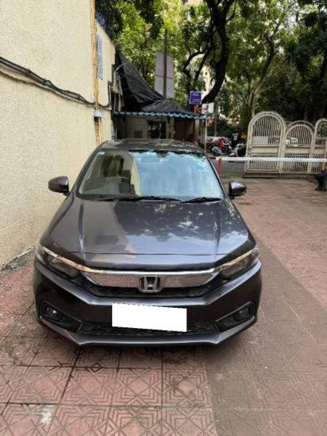 https://images10.gaadi.com/usedcar_image/4168009/original/processed_77fea80f-c2ae-4f29-9ca2-38502acb8f03.jpeg?imwidth=6400