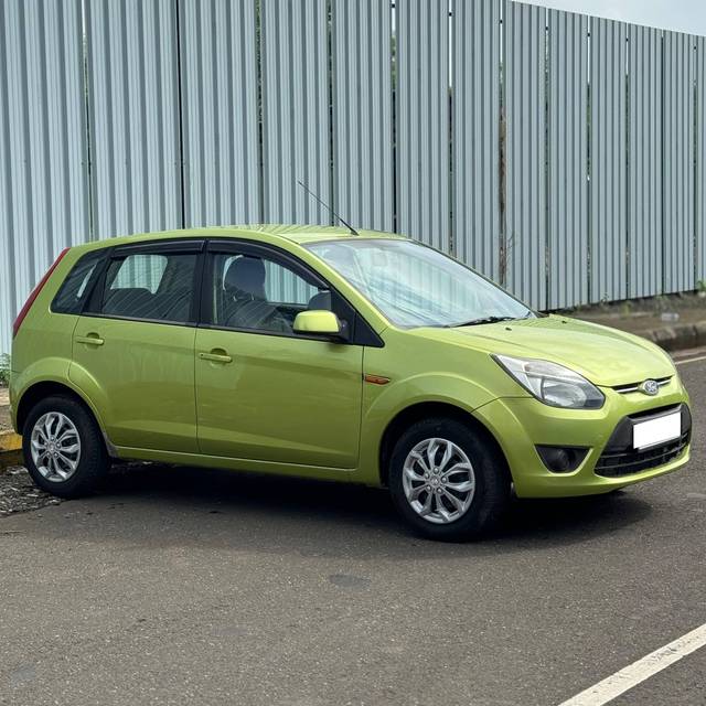 https://images10.gaadi.com/usedcar_image/4168018/original/processed_fa2fe175647eafdfe9005c5f2b9855a0.jpg?imwidth=6400