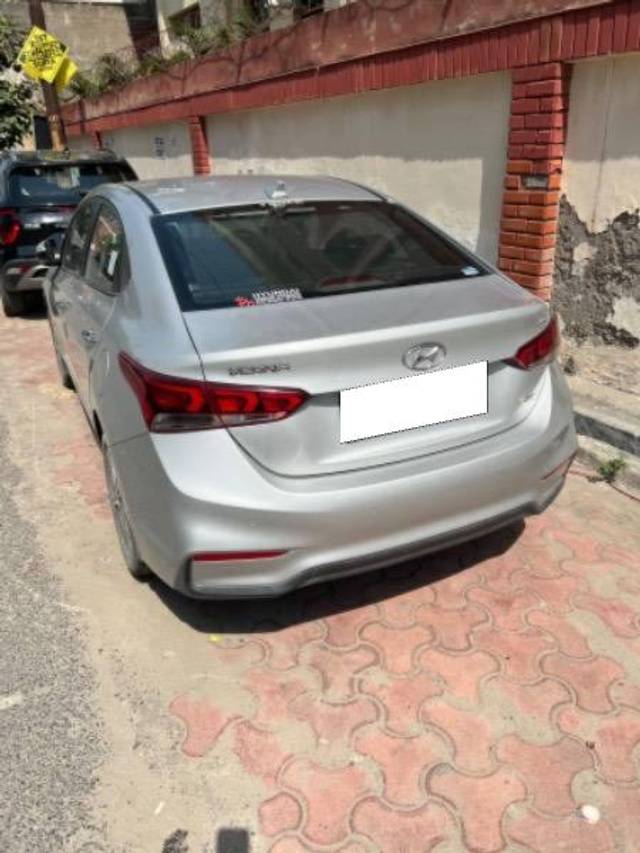 https://images10.gaadi.com/usedcar_image/4168022/original/processed_5a3ea742-d2a2-4734-a5ff-0daf10e3830c.jpg?imwidth=6400