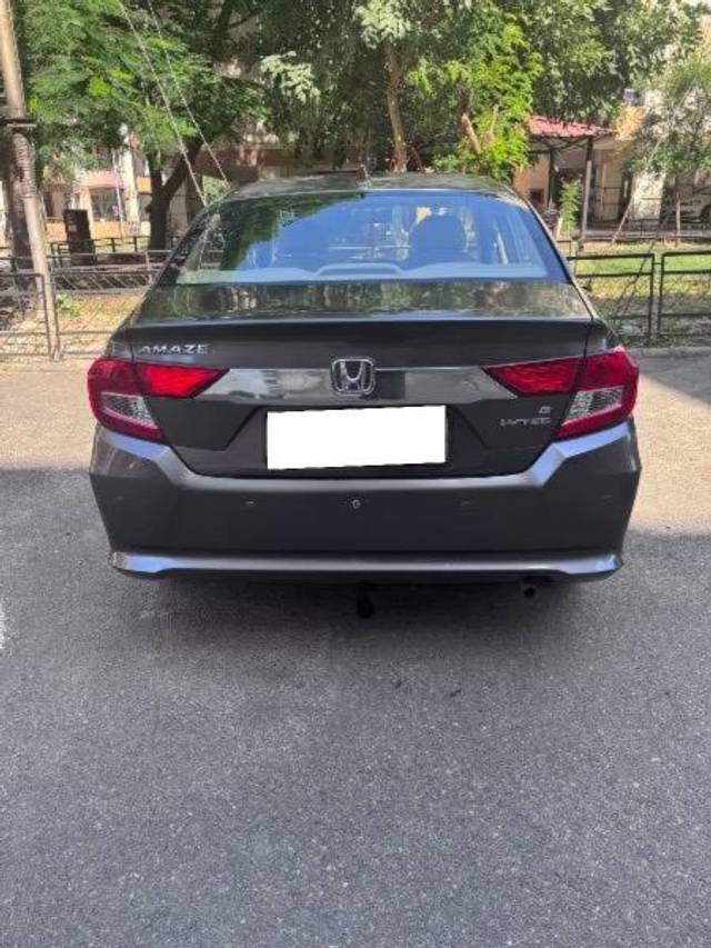 https://images10.gaadi.com/usedcar_image/4168095/original/processed_195bcc19-bc1d-4575-a50c-f04088dd3f55.jpg?imwidth=6401