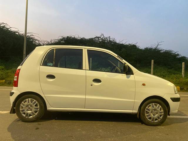 https://images10.gaadi.com/usedcar_image/4168119/original/1fdf48714b6f9d70d4039d92b9473818.jpg?imwidth=6401