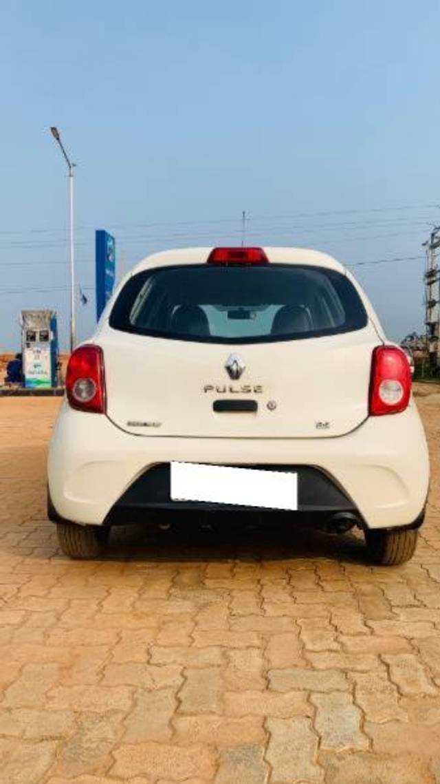 https://images10.gaadi.com/usedcar_image/4168206/original/processed_13827aac-227c-4f1d-9598-487d6f03fa25.jpg?imwidth=6402