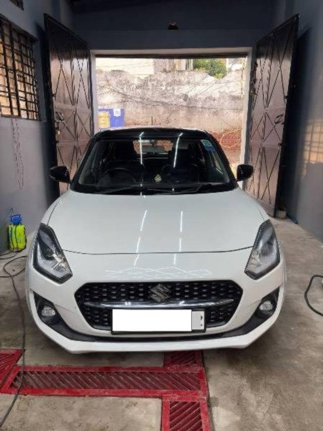 https://images10.gaadi.com/usedcar_image/4168435/original/processed_8c34c39d-25d3-4e1a-ad0e-52c514bb3f08.jpg?imwidth=6400