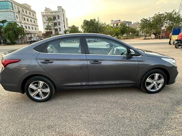 https://images10.gaadi.com/usedcar_image/4168633/original/6cde41dfa1df4cb630ac31f6ff8f9958.jpg?imwidth=6401