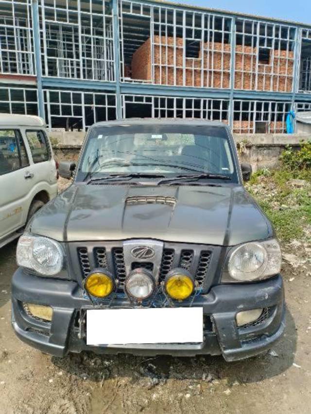 https://images10.gaadi.com/usedcar_image/4168672/original/processed_cd446dc0-c24e-466c-be42-1ae743d925e1.jpg?imwidth=6402