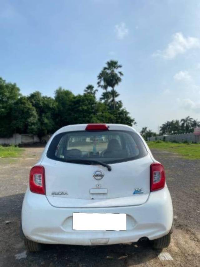 https://images10.gaadi.com/usedcar_image/4168682/original/processed_b66ef1bc-b70c-4487-9a5f-e2b635cf0433.jpeg?imwidth=6402