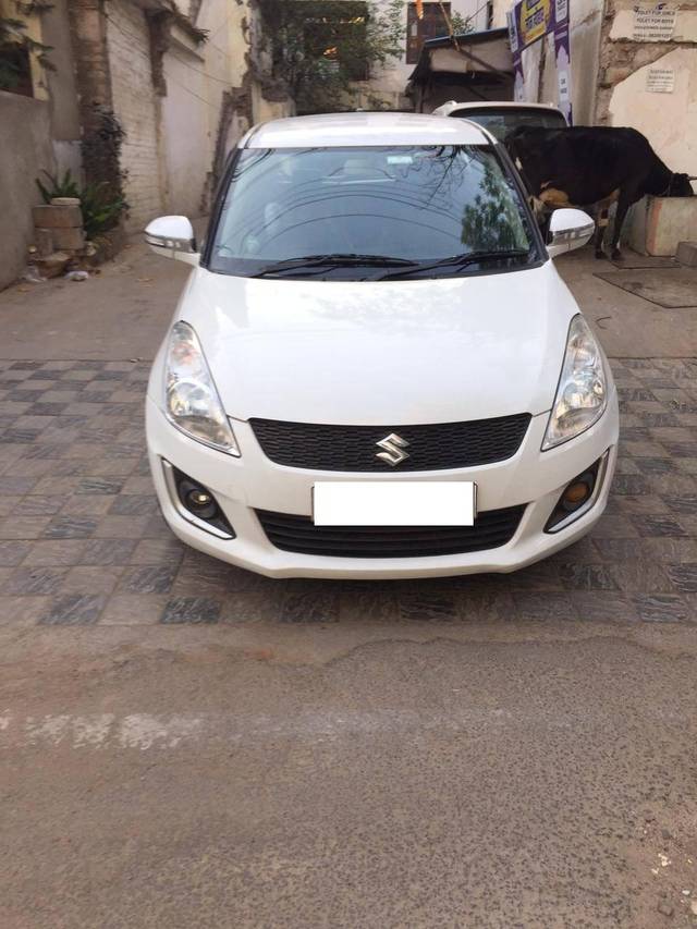 https://images10.gaadi.com/usedcar_image/4168697/original/processed_84b228e628f74638cf8ce91e43e032a2.jpg?imwidth=6402