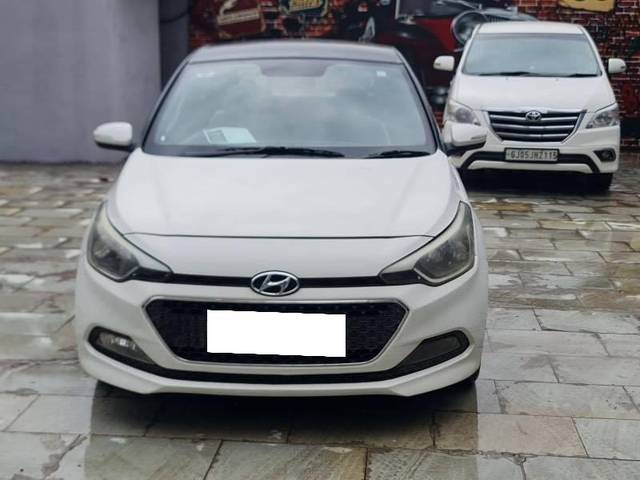 https://images10.gaadi.com/usedcar_image/4168883/original/processed_ccc2892d-7980-4f16-9475-052d21691e79.jpeg?imwidth=6402