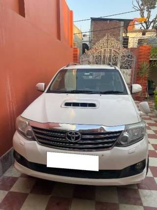 Toyota Fortuner 2011-2016 Toyota Fortuner 4x4 MT