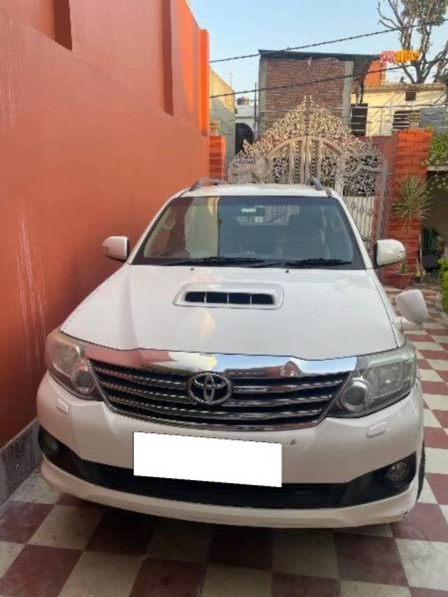 https://images10.gaadi.com/usedcar_image/4168910/original/processed_06012226-7f9f-451f-951f-a6fbeded3148.jpg?imwidth=6400