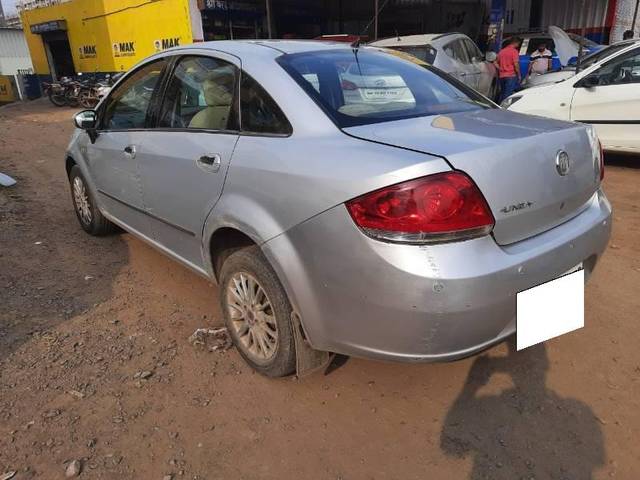 https://images10.gaadi.com/usedcar_image/4168944/original/processed_4fccae94-85f0-4522-a9ac-d6b4edb39094.jpg?imwidth=6401