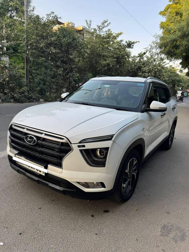 https://images10.gaadi.com/usedcar_image/4169015/original/processed_65ac72a0d2bce4aee30a99a90122aea8.jpg?imwidth=6400