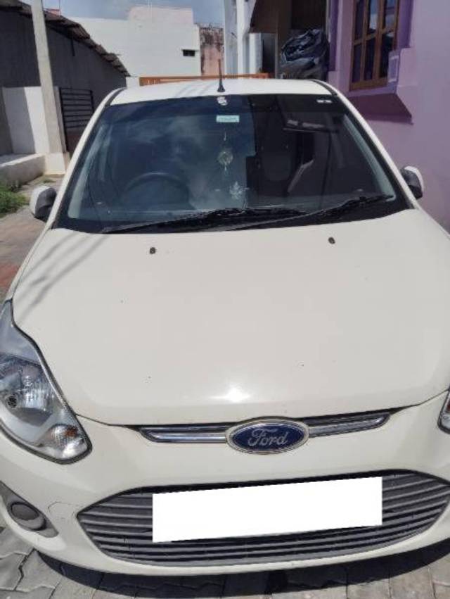 https://images10.gaadi.com/usedcar_image/4169016/original/processed_0101ace3-20ab-4bf7-a5e1-b49950f9e73a.jpg?imwidth=6401