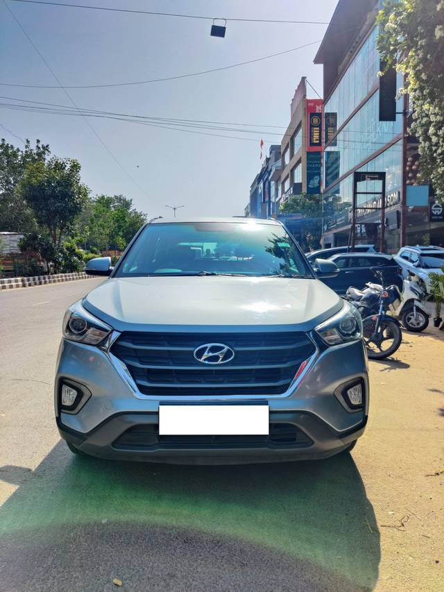 https://images10.gaadi.com/usedcar_image/4169073/original/processed_e1a82dac76372fd9b90a6f87927f7975.jpg?imwidth=6402