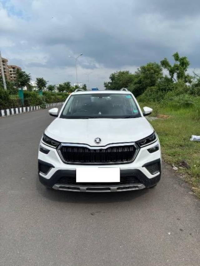 https://images10.gaadi.com/usedcar_image/4169085/original/processed_fac48e9e-7205-46e1-82af-f116c7936573.jpeg?imwidth=6400